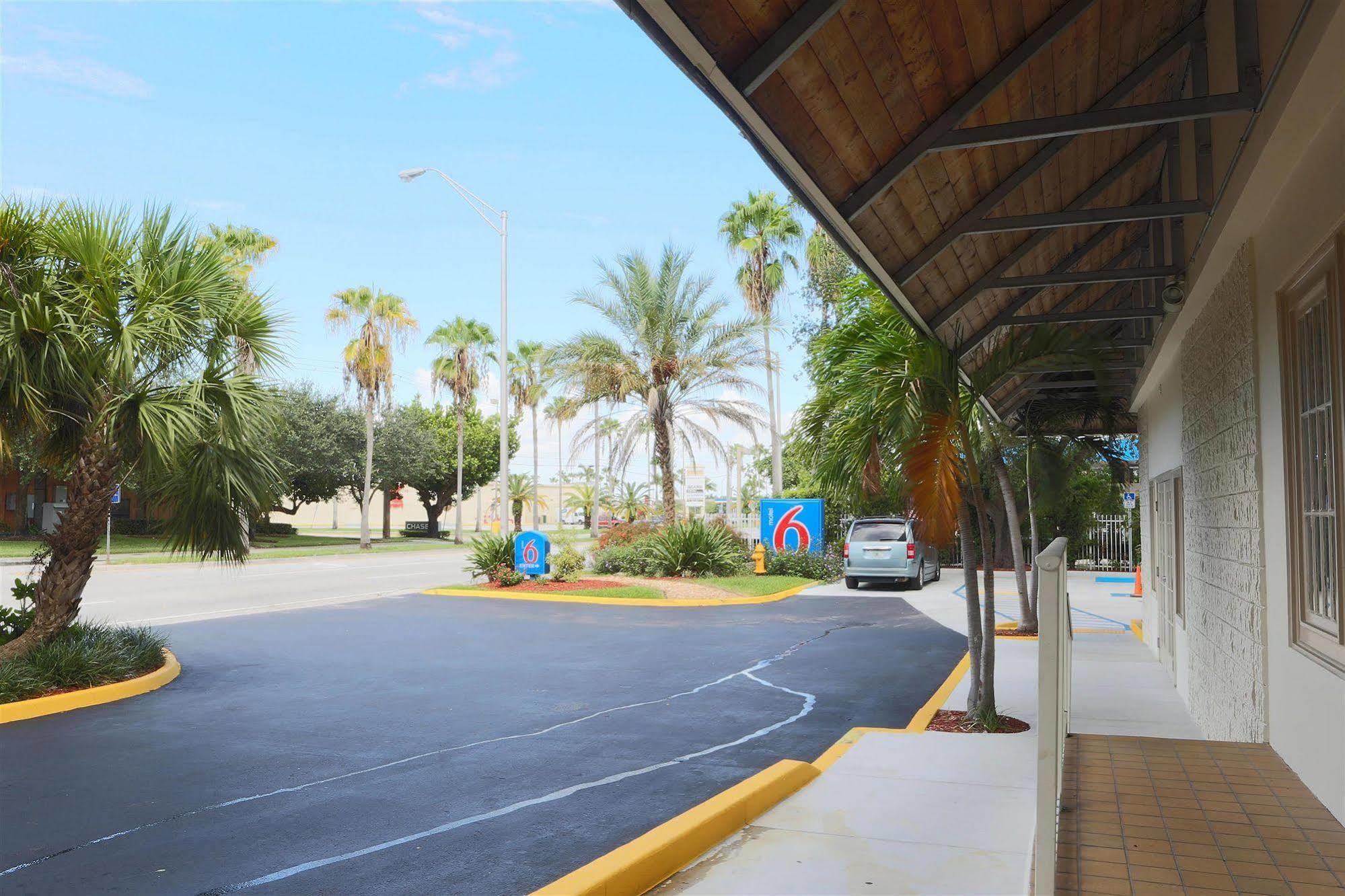 Motel 6-Cutler Bay, Fl Exteriör bild