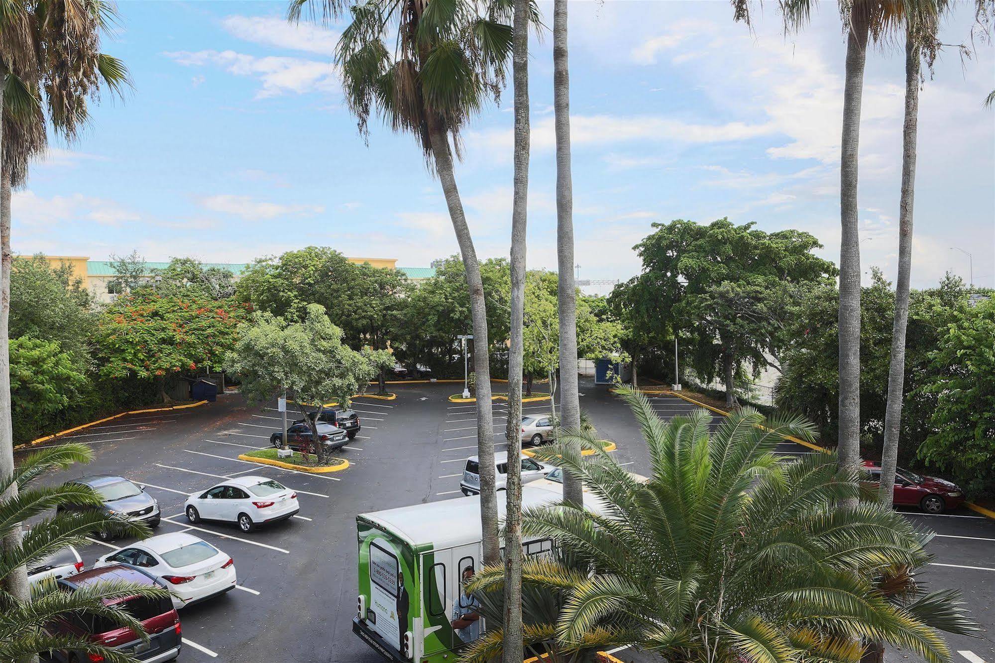 Motel 6-Cutler Bay, Fl Exteriör bild